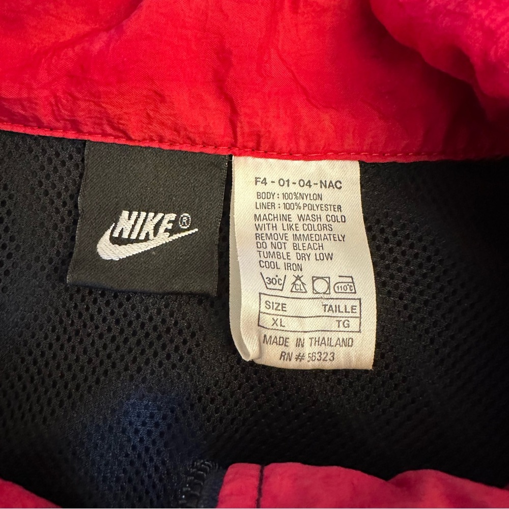 Vintage Nike XL Mens Windbreaker Full Zip Black Red Gray Retro Lightweight - Picture 2 of 9